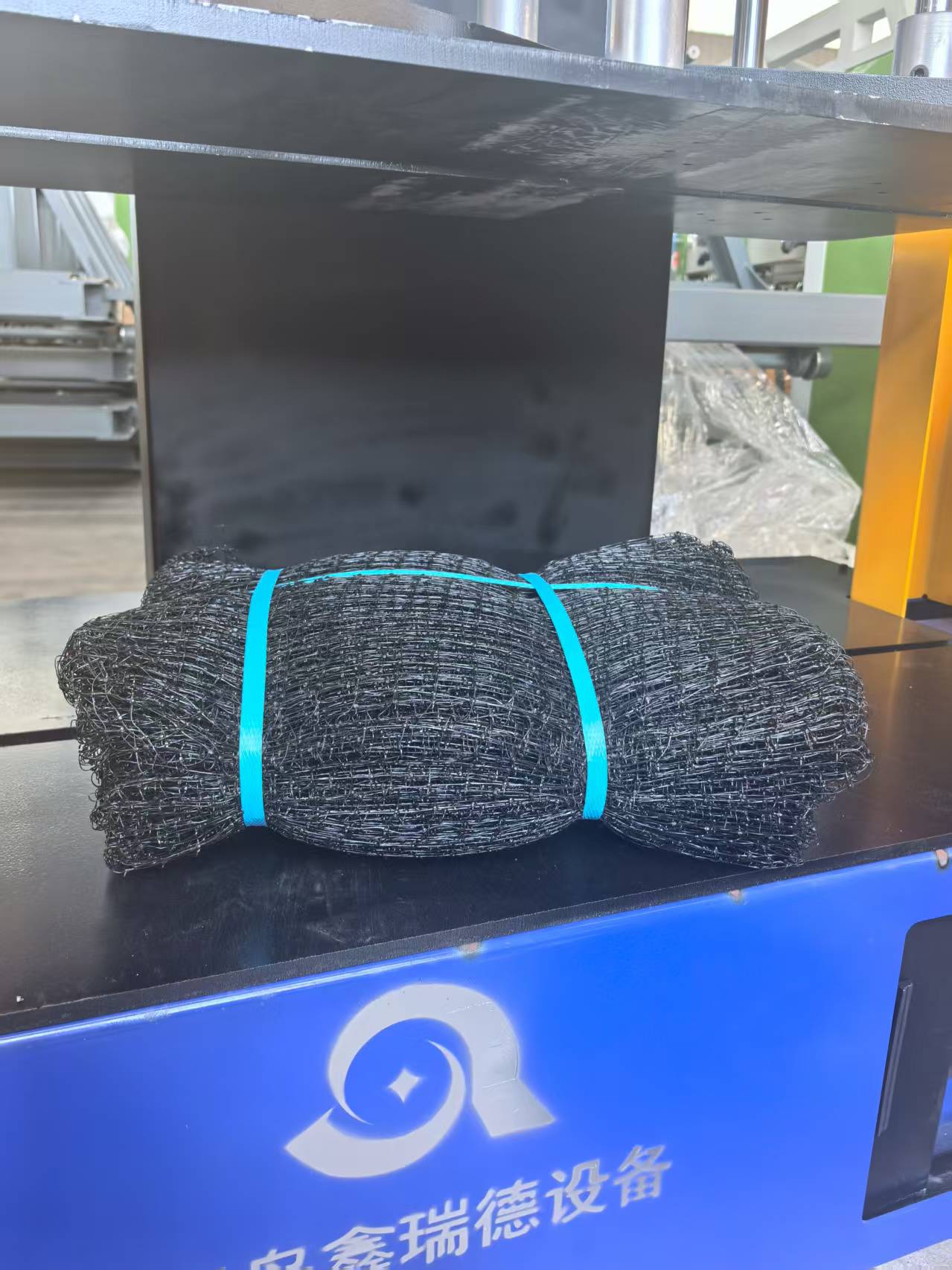 Cardboard Straw Bale Double Action Press Machine(图2) Cardboard Straw Bale Double Action Press Machine(图2)