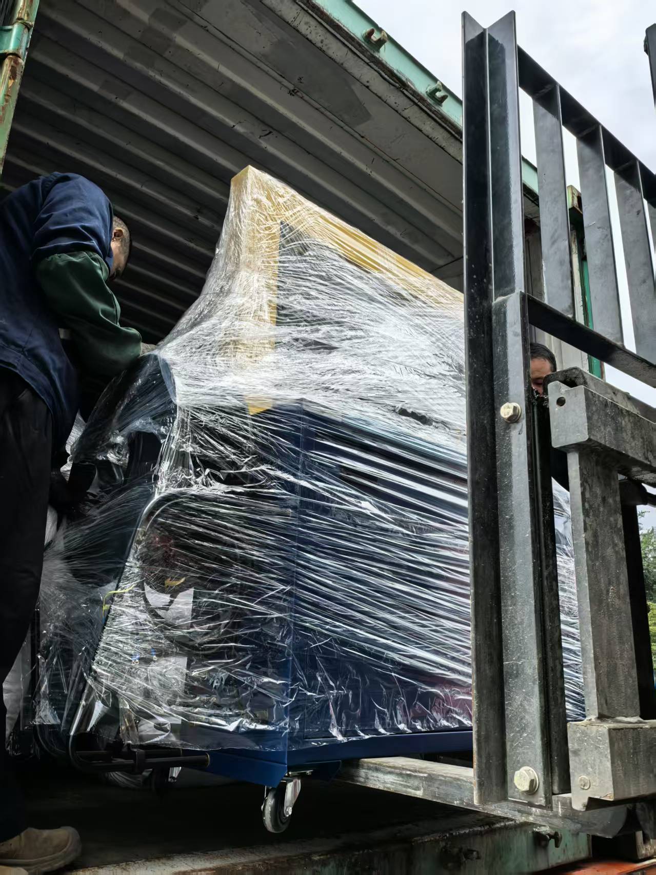 EYELET MACHINE EXPORT TO INDIA (图2)