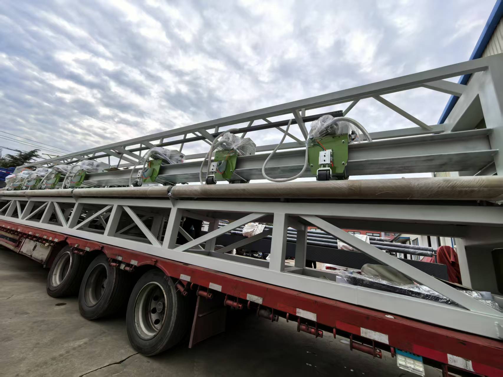 16m tarp welding machine delivery (图1)