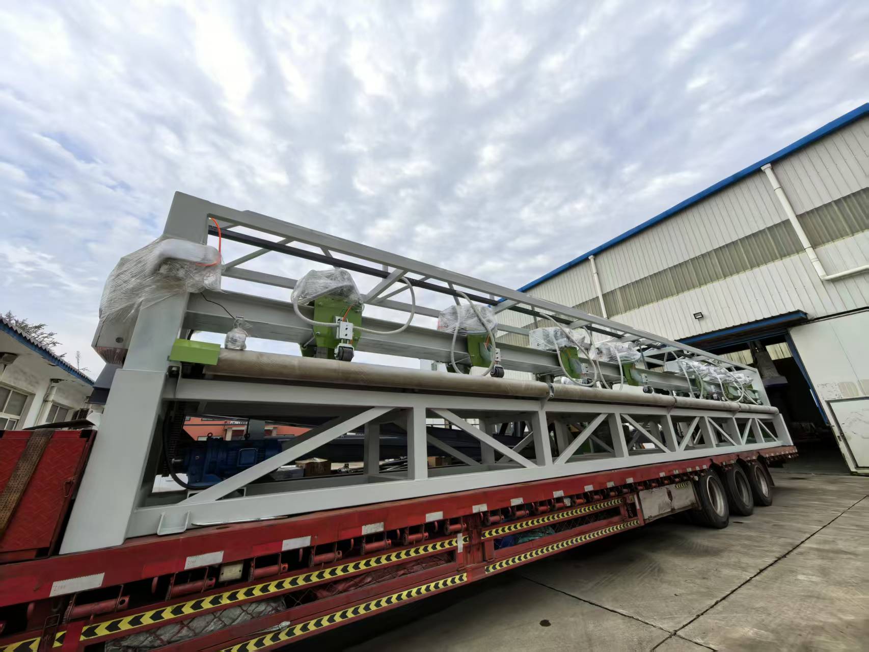 16m tarp welding machine delivery (图2)