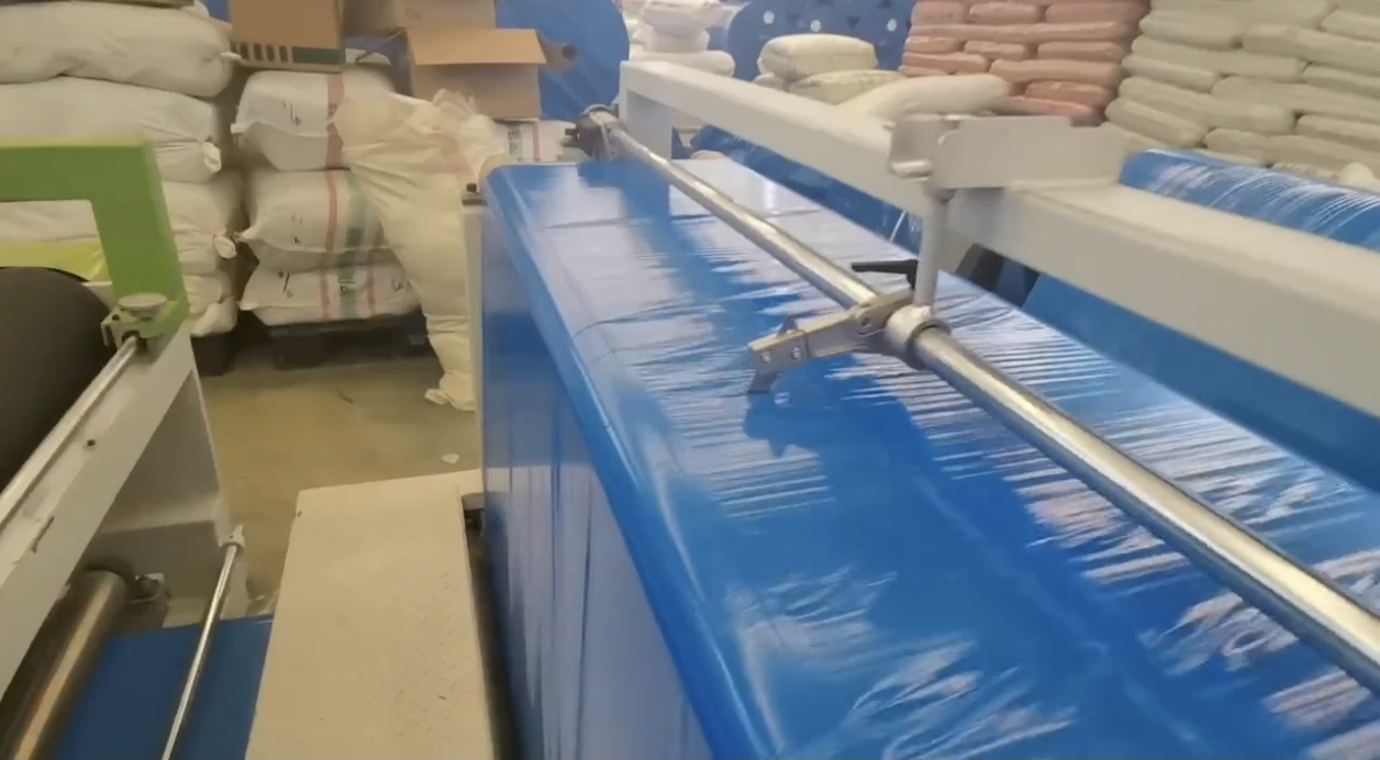 Automatic Roll Rewinding Machine With Slitting (图2)