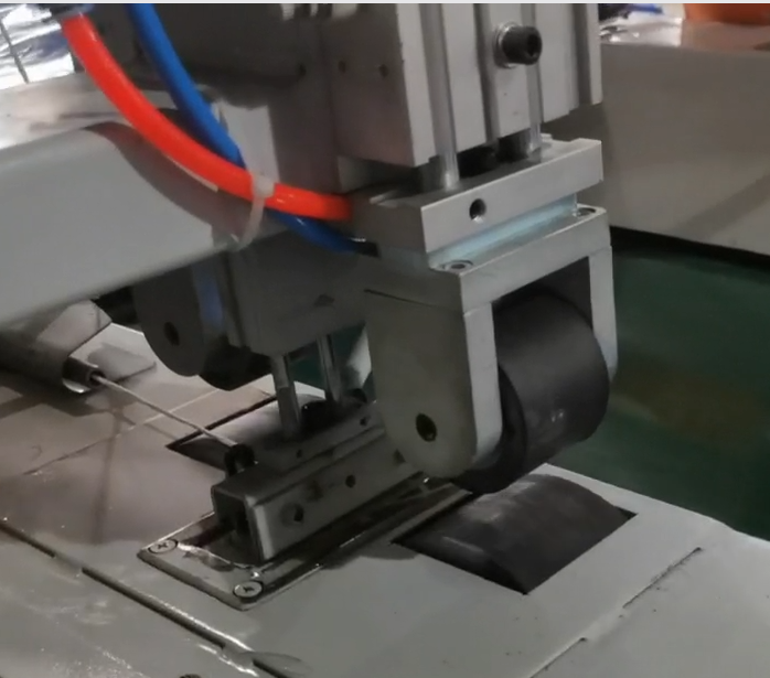 Hemming Machine With Rope Cutting Automatically (图2)