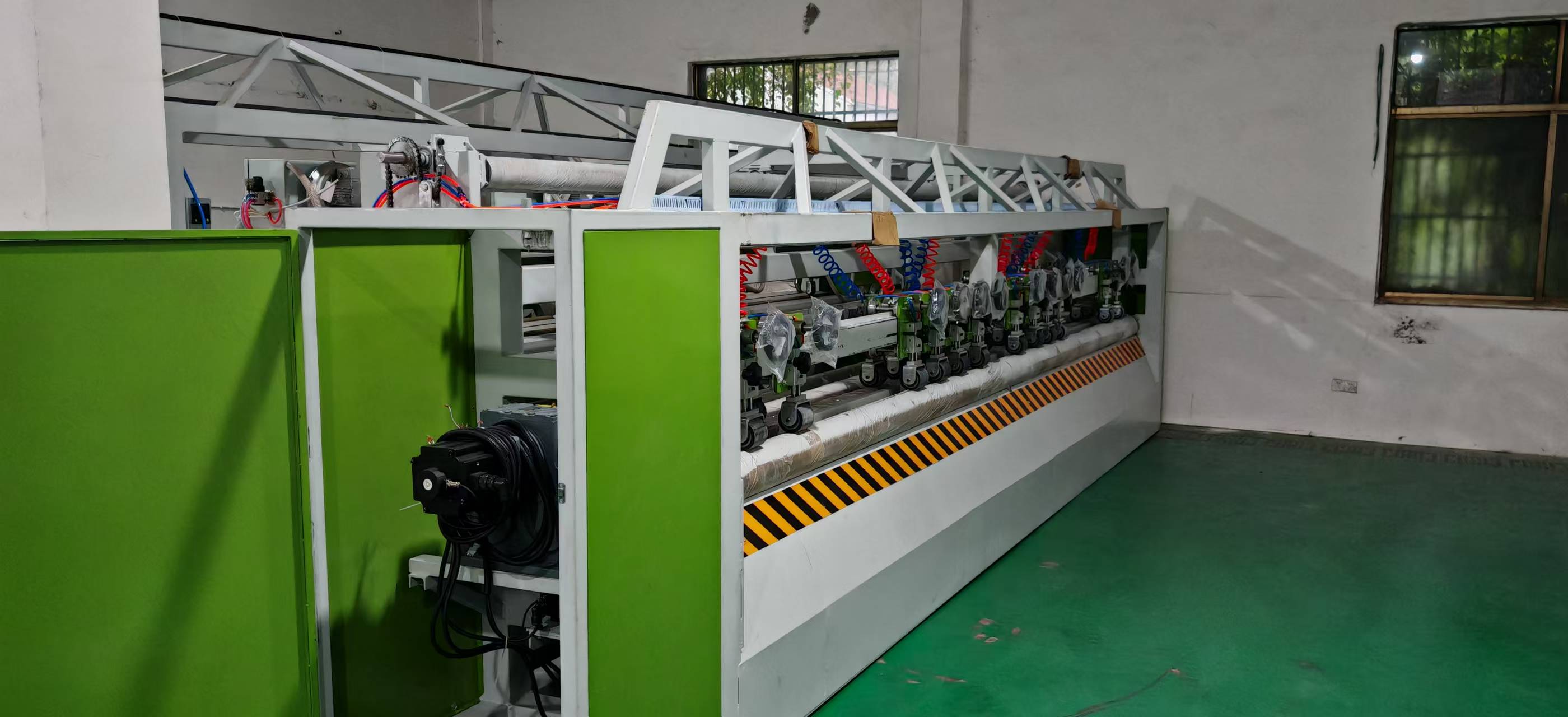 Tarpaulin Welding Machine With Auto Cutting in One Line (图3)