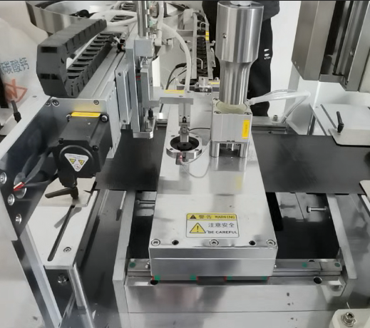 Pre-punching Outlet Hole Flexible Hose Production Line(图1)